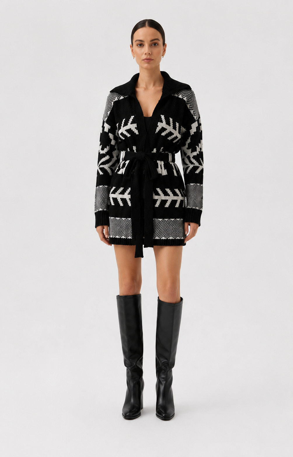 Patterned knitwear black and white wintery cardigan