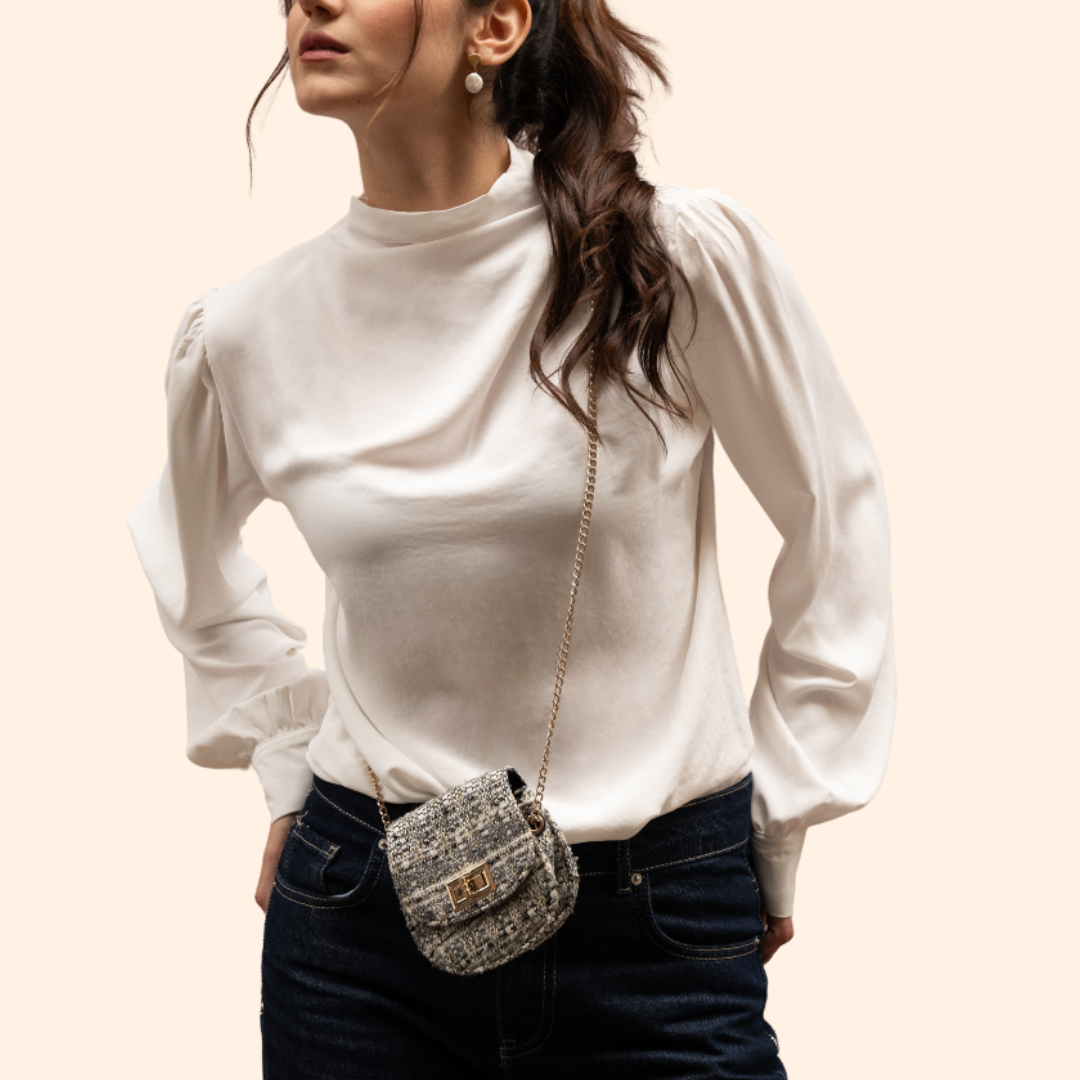 Long sleeved ruched shirt