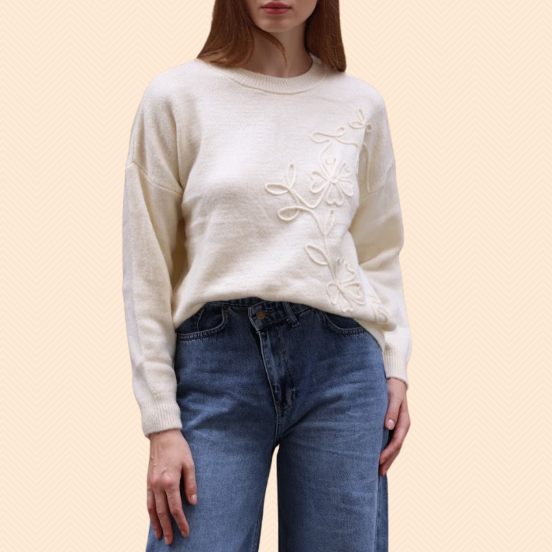 Round neck sweater w/flower design